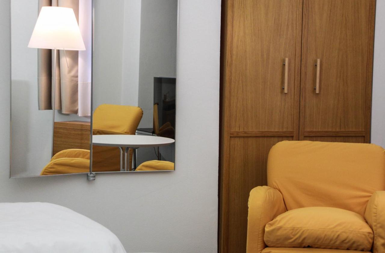Hotel Cavour Et Des Officiers バール エクステリア 写真