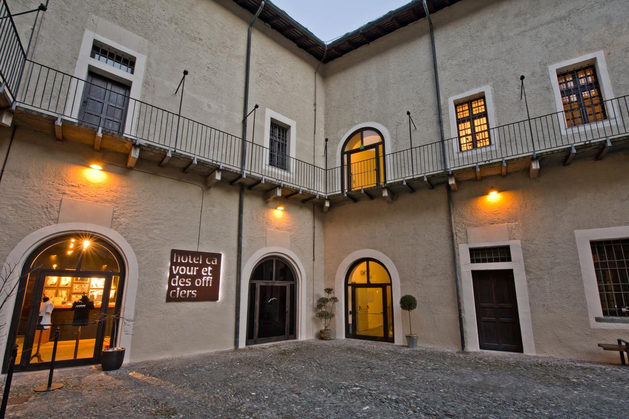 Hotel Cavour Et Des Officiers バール エクステリア 写真